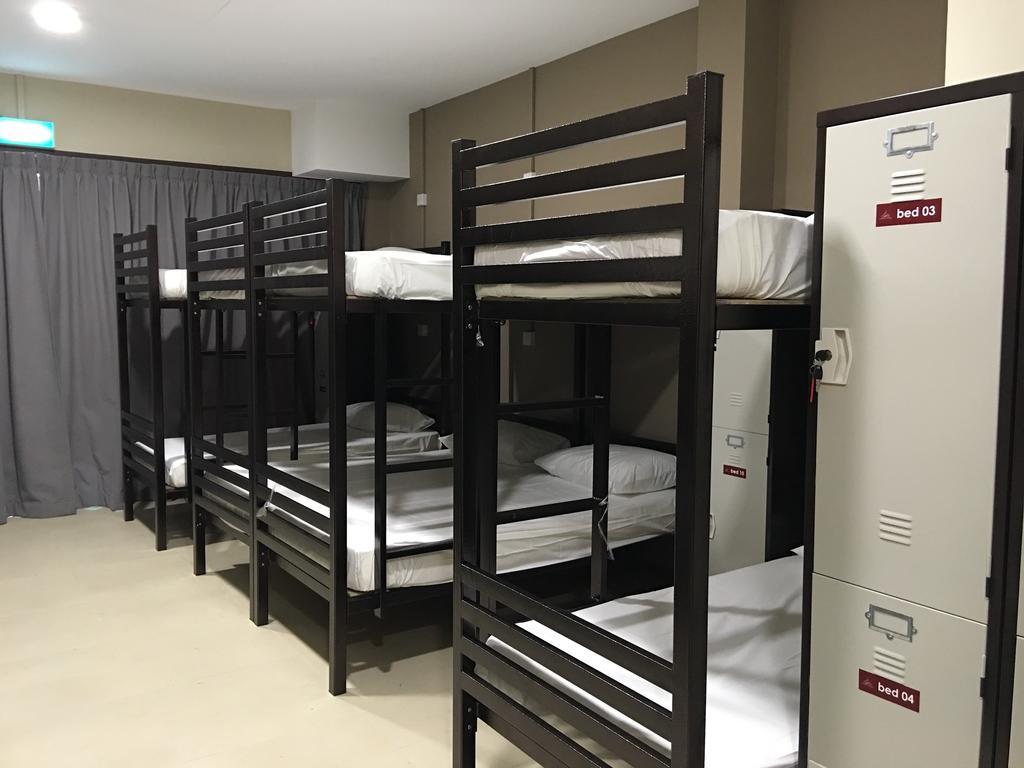 Adamson Lodge Singapore Room photo